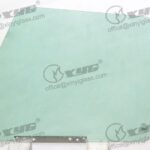 RH FRONT DOOR GLASS GREEN 2H W/O VENT
